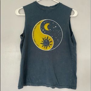 Fifth sun ying and Yang muscle tee